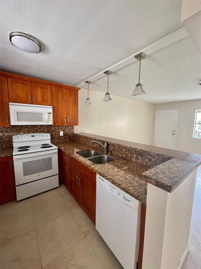 Photo - 2519 Pierce St Unit 09