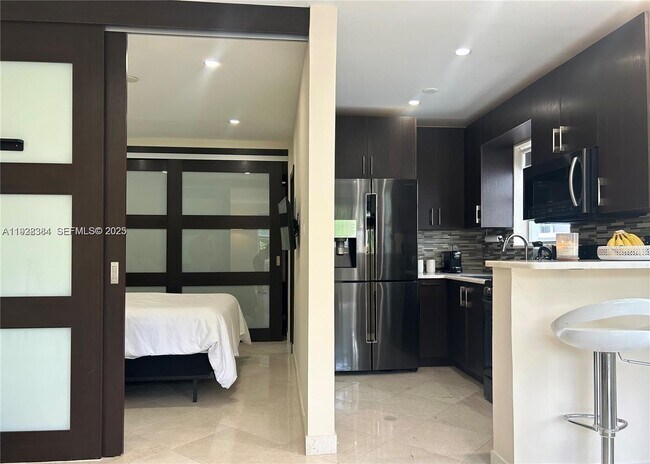 Photo - 900 Jefferson Ave Unit 9