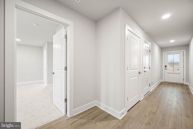 Photo - 104 Lizabetta Ln