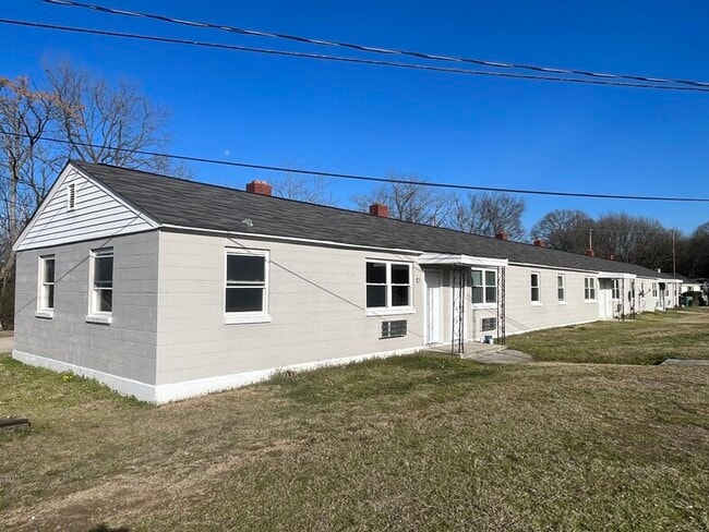 Photo - Hillcrest Apartments
