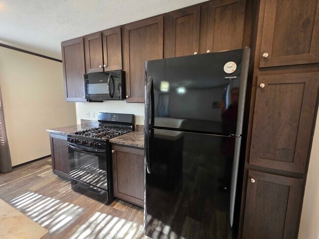 Photo - 3727 Birch St