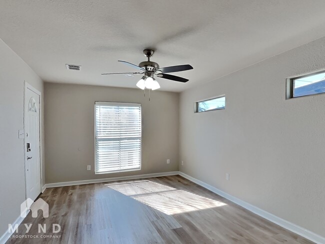 Photo - 235 E Lambert St