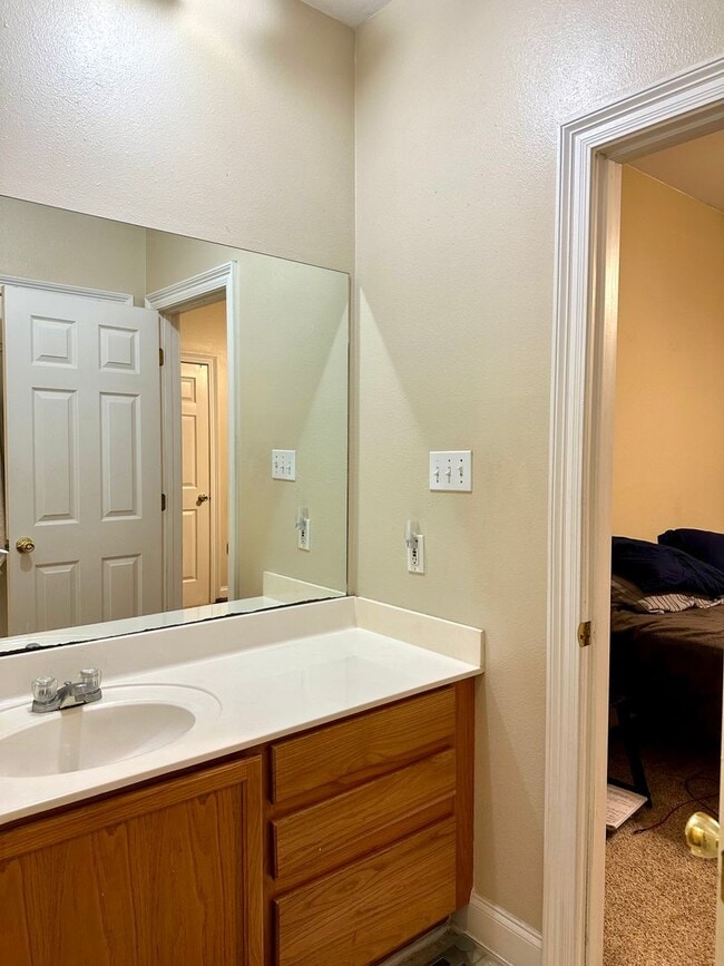 Photo - Courtney Place Condominiums 3BR 2BA