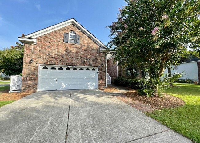 Building Photo - Available July 1st. Beautiful 3 BR/2 BA Home in Seaside Farms!