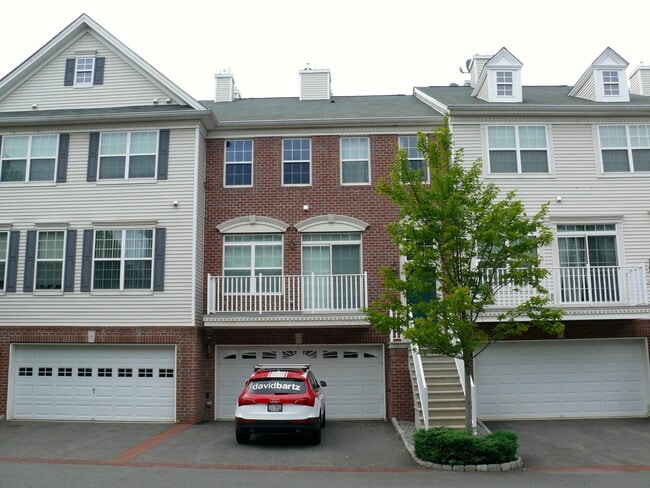 Building Photo - 7 Carpenter Ct Rental