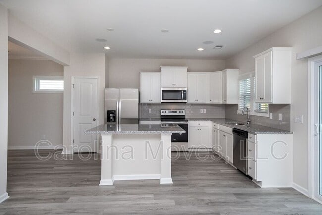 Photo - 132 Strongridge Trl