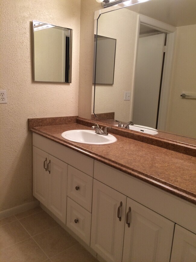 Masterbath - 6649 Somerset Dr Unit #102