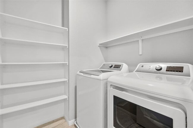 Photo - Baythorne Dr