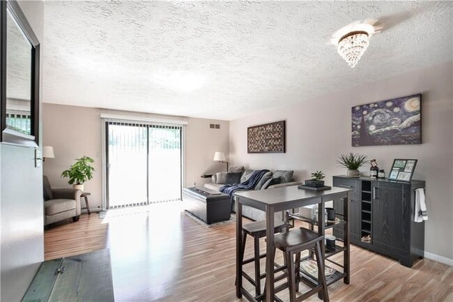 Photo - 411 Brookside Ct