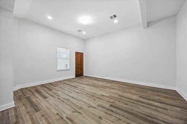 Photo - 2316 Hopkins St Unit 2