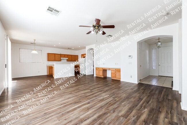 Photo - 10417 W Windsor Ave