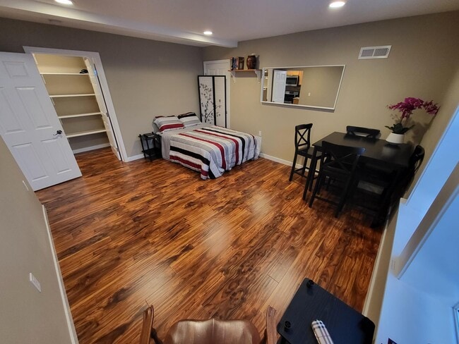 Bedroom (left side) - 2206 Lincoln Ave Unit B