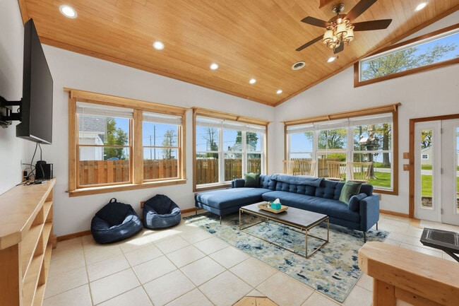 Photo - 4262 Lake Rd E Unidad SI ID1593881P