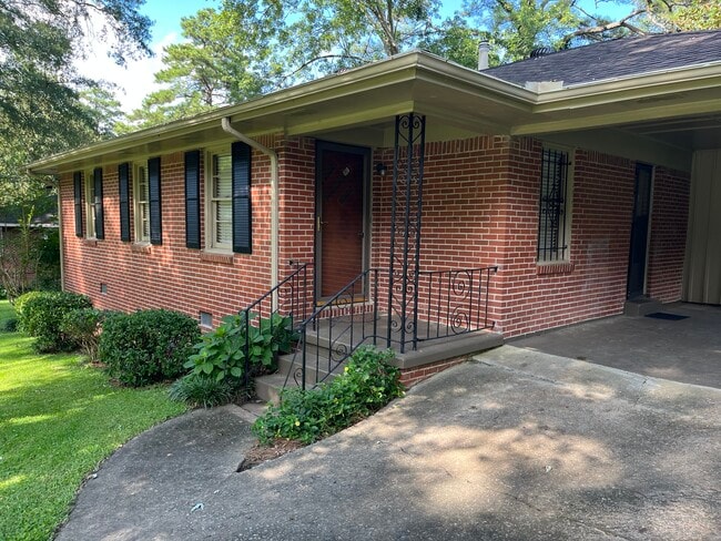 Photo - 3040 Remington St