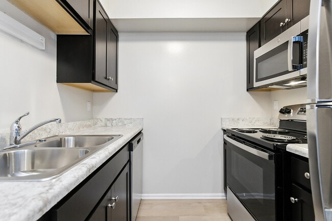 Brook - Kitchen - Boulder Creek Apartments