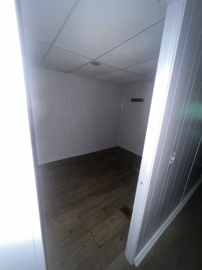 Photo - 3736 E Burke Blvd