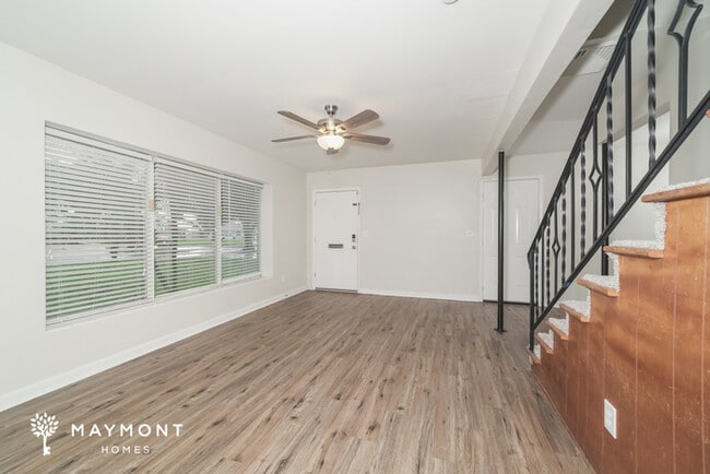 Photo - 1231 Greenview Dr