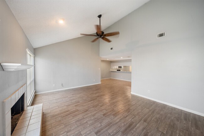 Photo - 20309 Sunny Shores Dr Unidad C