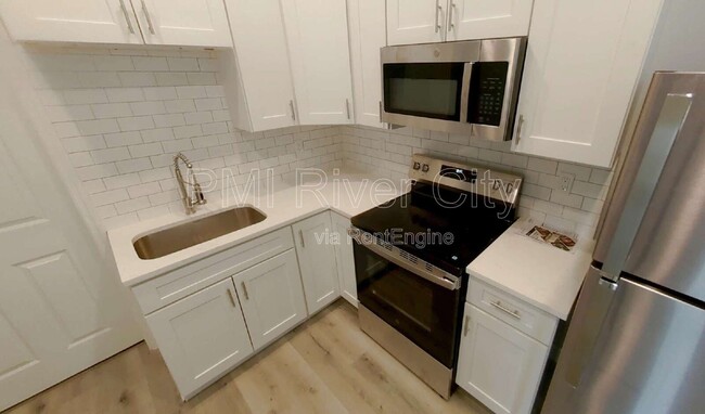 Building Photo - 151 W 17th St Unit 1