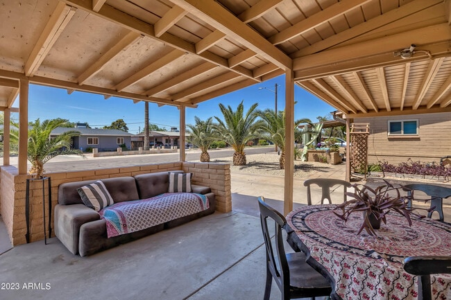 Photo - 842 W Fairmount Ave