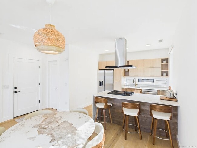 Building Photo - 904 Quinnipiac Ave Unit 3