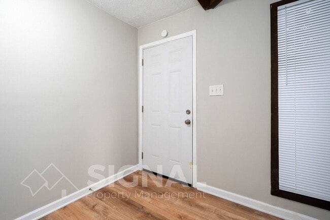 Photo - 3037 Apple Valley Ln