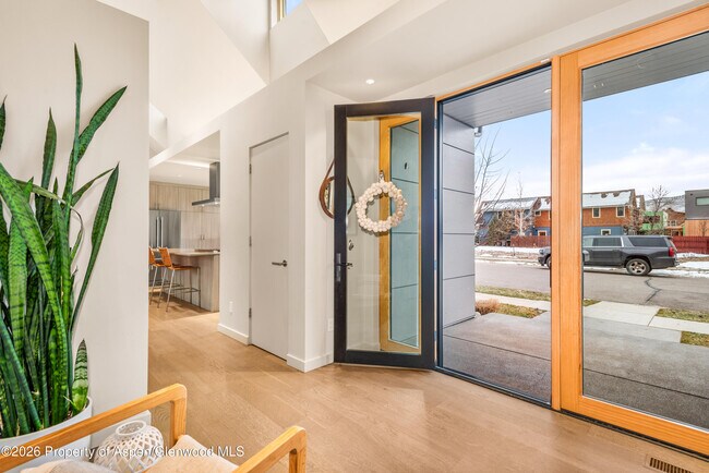 113 Valley Ct