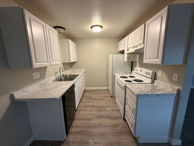 Photo - Convenient Location and Comfortable Living! Unidad B2