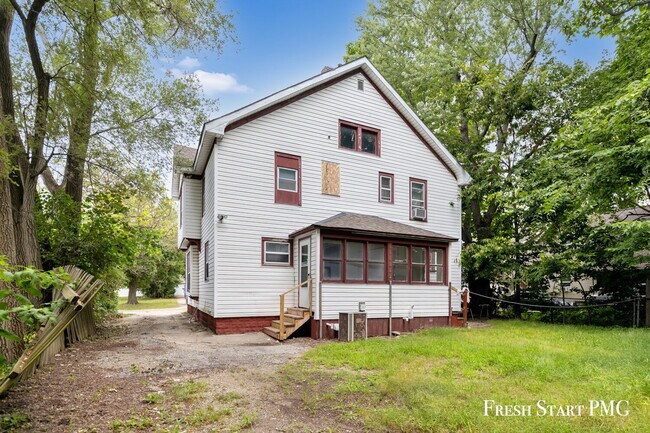 Photo - Charming 3-Bedroom Home with Spacious Livi...