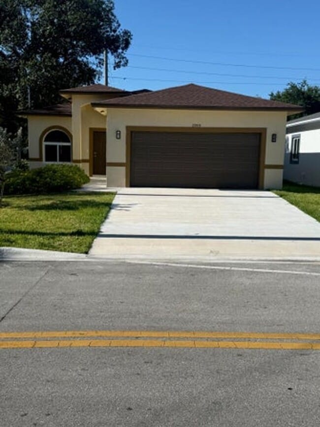 Photo - 2999 NW 9th St