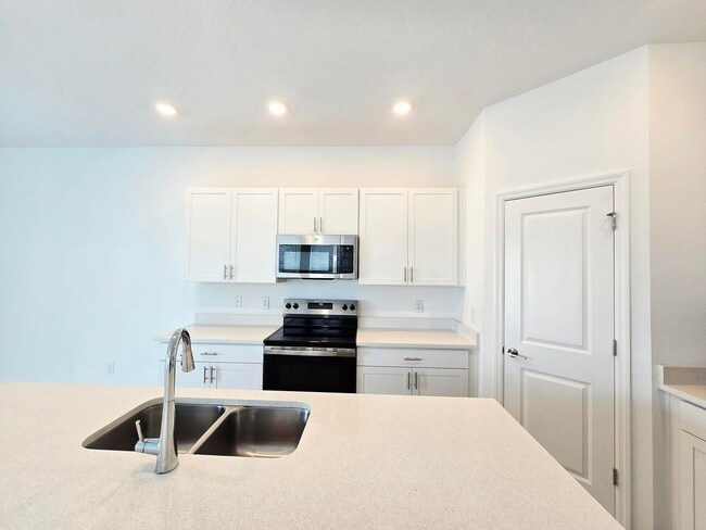 Photo - Annual End-Unit Townhome with 3 Bedrooms in Edgestone at Artisan Lakes