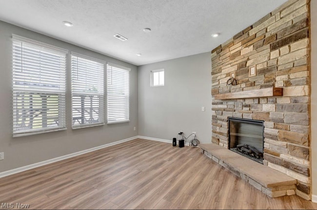 Photo - 855 Dipper Ln