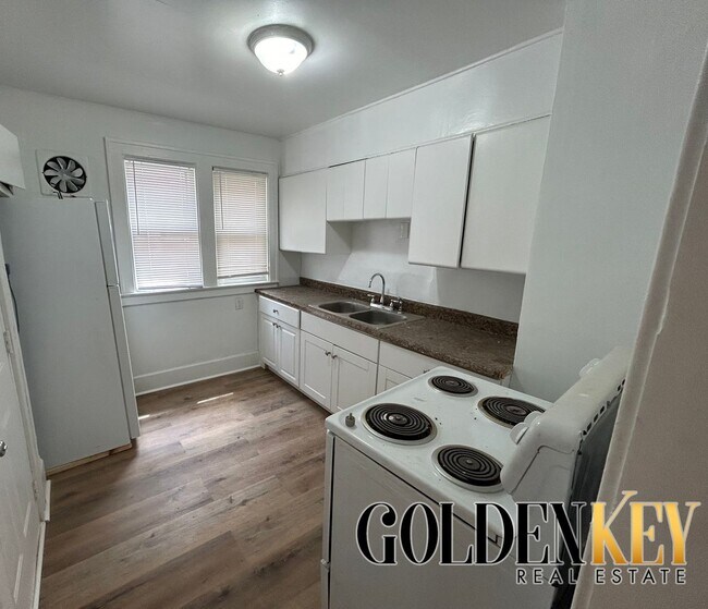 Photo - 15745 Cherrylawn St Unit 15745 Cherrylawn Dr - Lower
