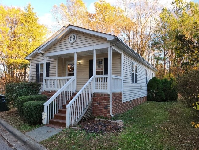 Photo - 860 Darby St