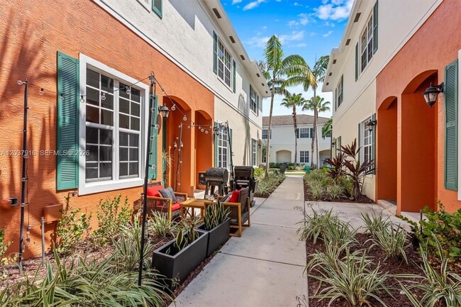 Photo - 712 SW 2nd Way
