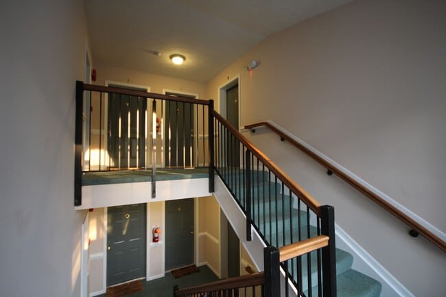 Photo - Lovely top floor condo with great features in Bel Air!