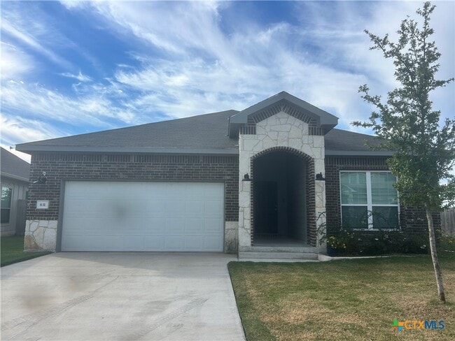 Building Photo - 631 Friar Tuck Dr