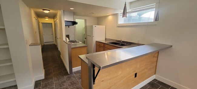 Photo - 303 Center St