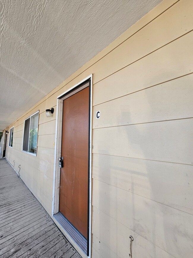 Photo - Cute 2 bedroom unit on University Dr.