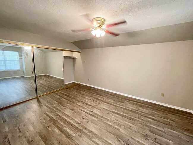 Photo - 3825 Kimberly Dr