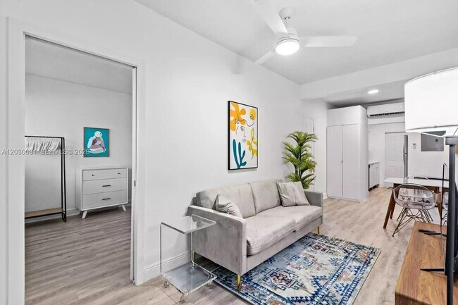 Photo - 7325 Carlyle Ave Unit 2
