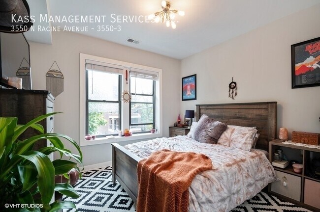 Photo - 3550 N Racine Ave Unit 3550-3
