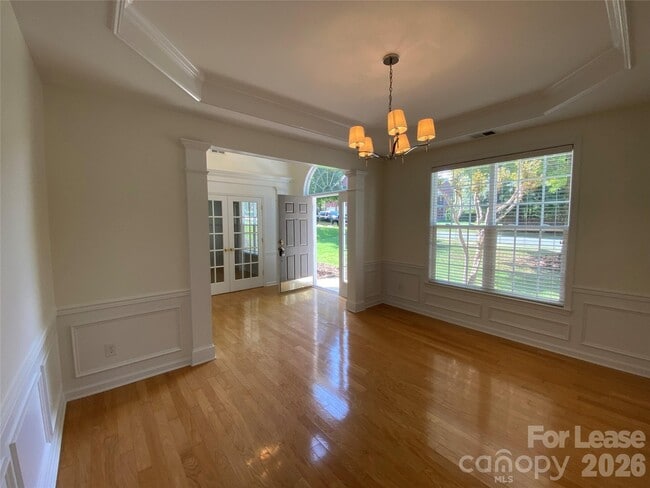 Photo - 9901 Hazelview Dr