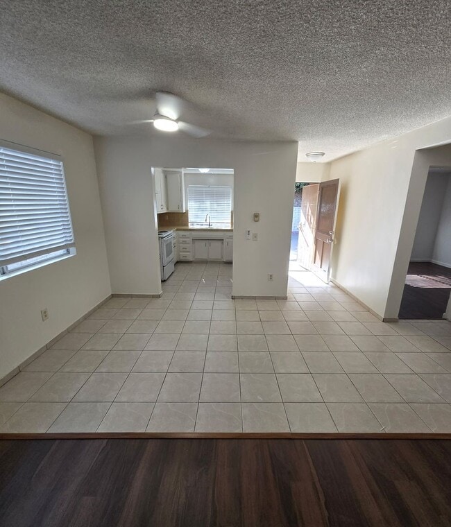 Building Photo - Knox: Franklin Ln Unit Apartment B