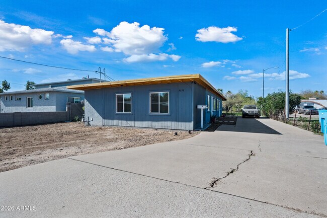 Building Photo - 4326 N 13th Pl Unit A