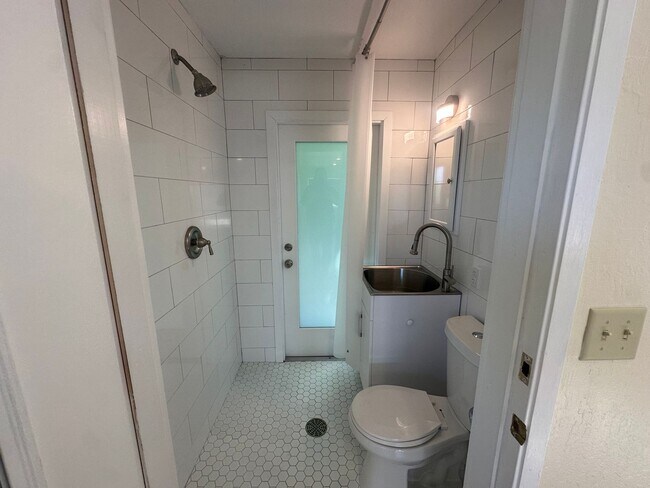 Photo - 9407 Bostwick Rd