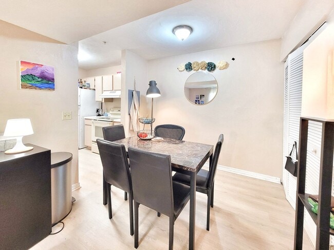 Photo - Campus Edge #708