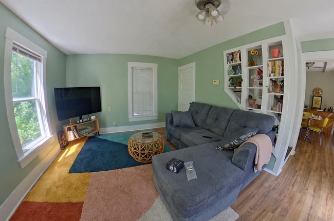 Building Photo - 3D Tour Available - Newer Flooring + Large Fenced-in Yard! Available July 3rd!