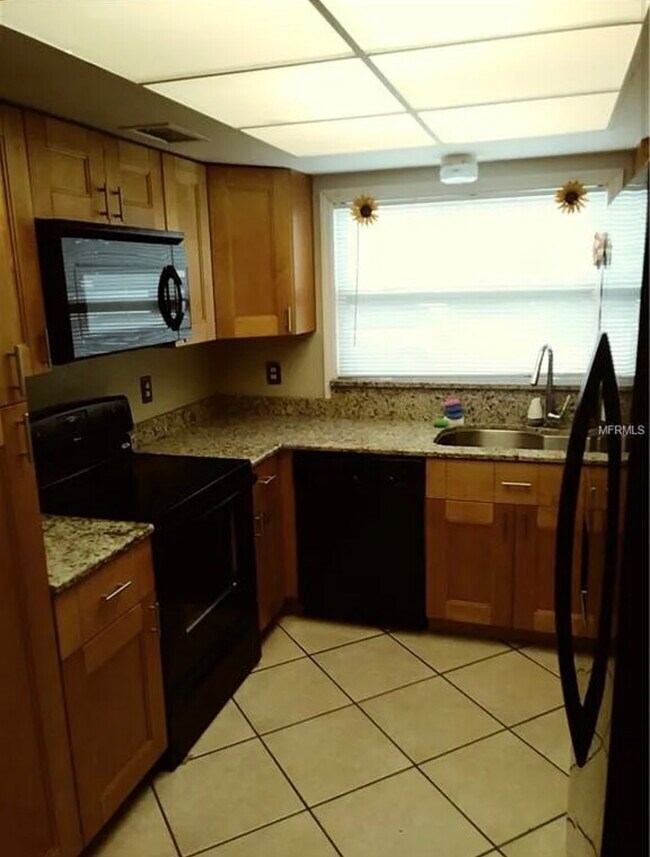 Photo - 3001 S Pines Dr