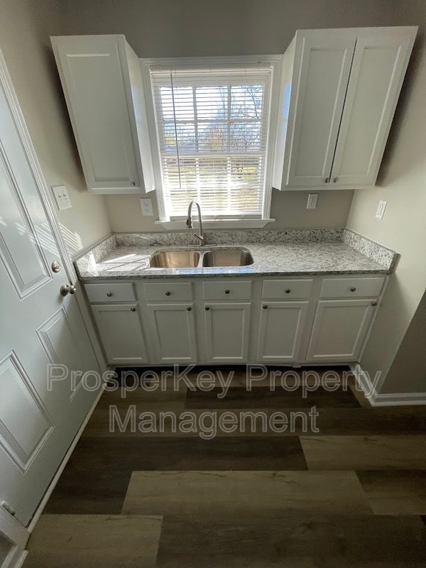 Photo - 322 Upton Rd